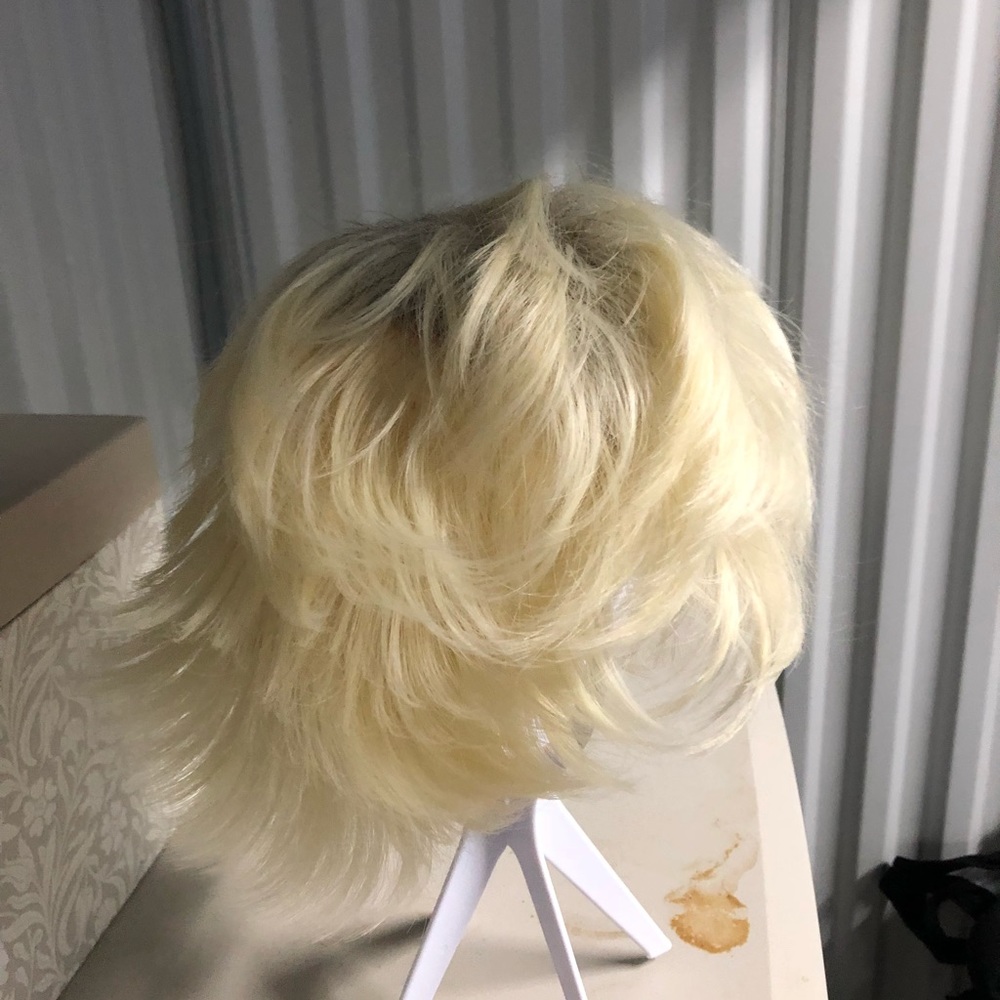 DIY SYNTHETIC BLONDE FLIP WIG 27C/316 - Picture 2 of 8